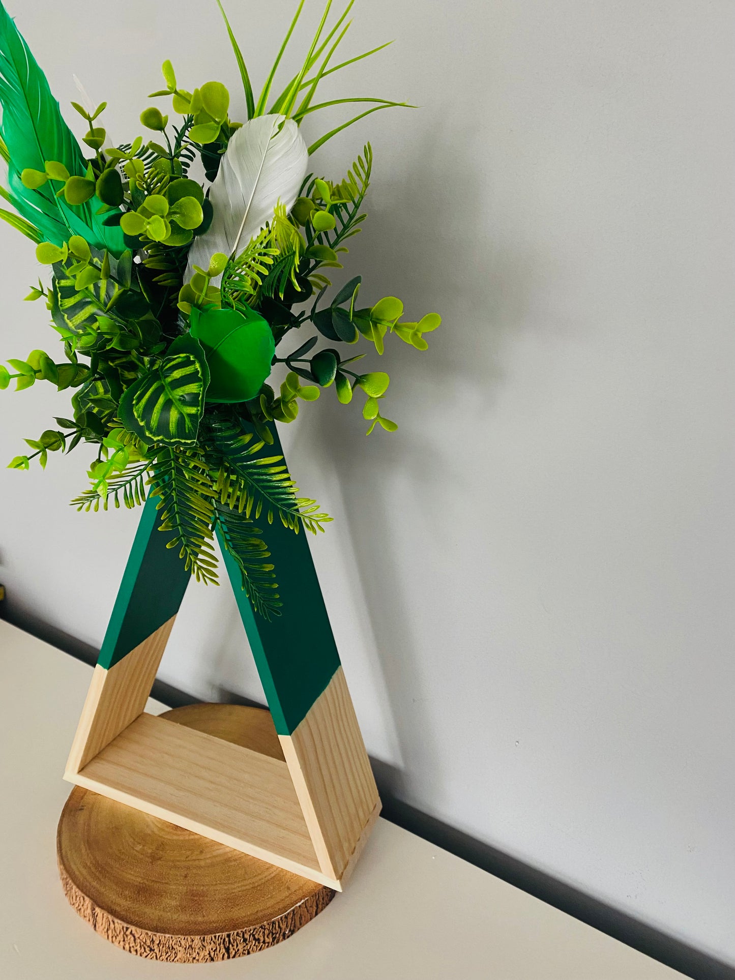 Tee pee jungle triangle shelf