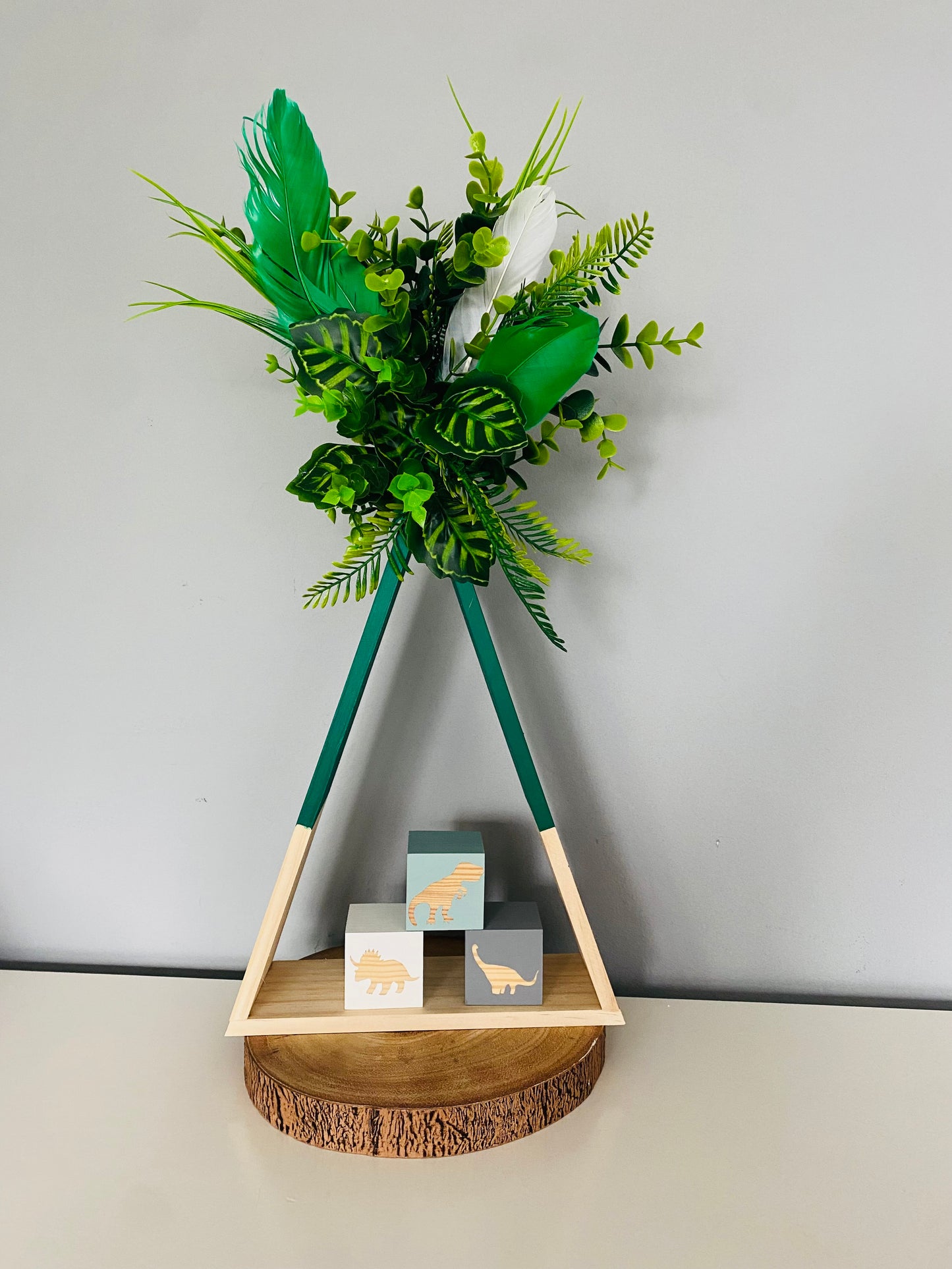 Tee pee jungle triangle shelf