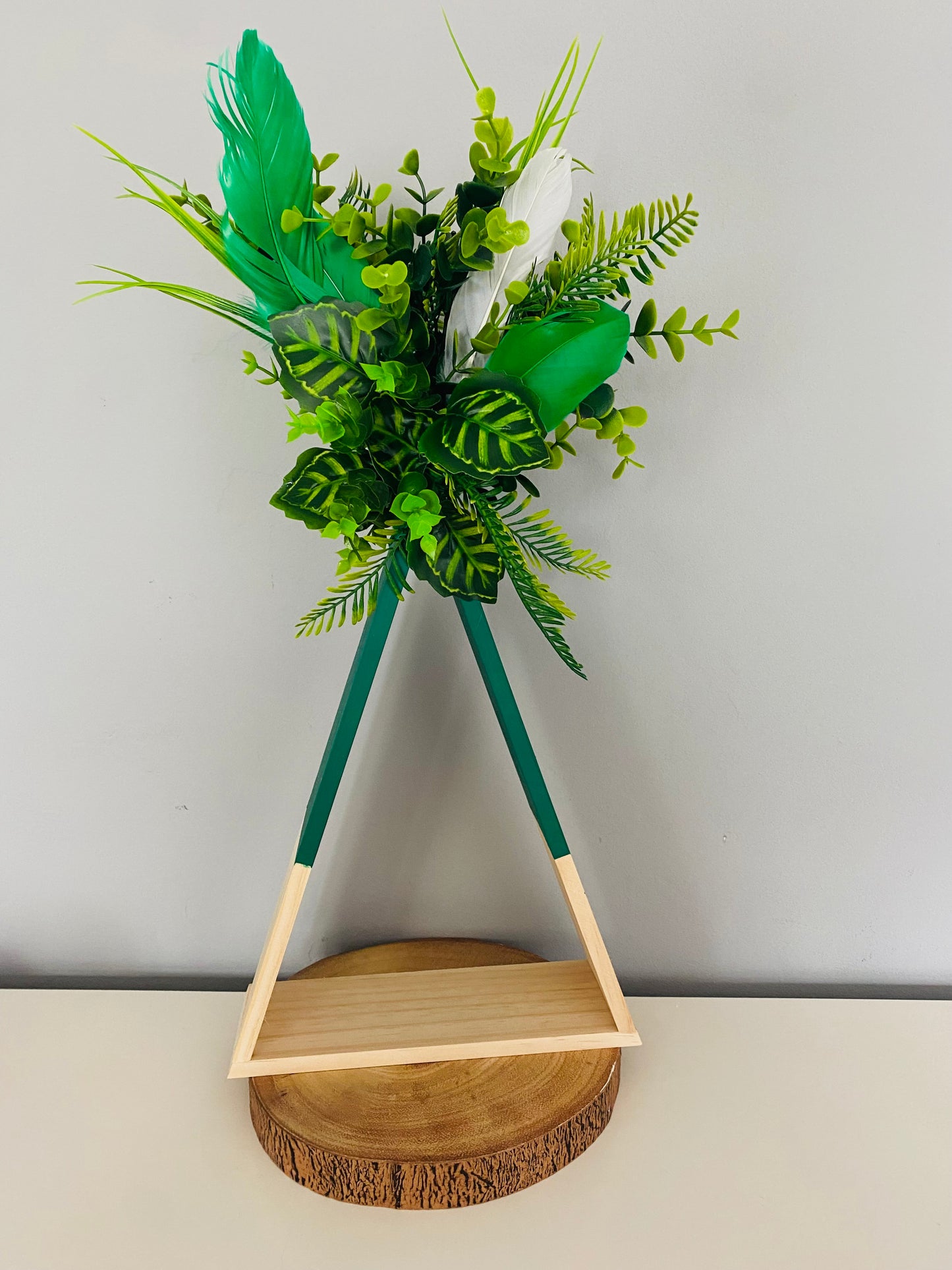 Tee pee jungle triangle shelf