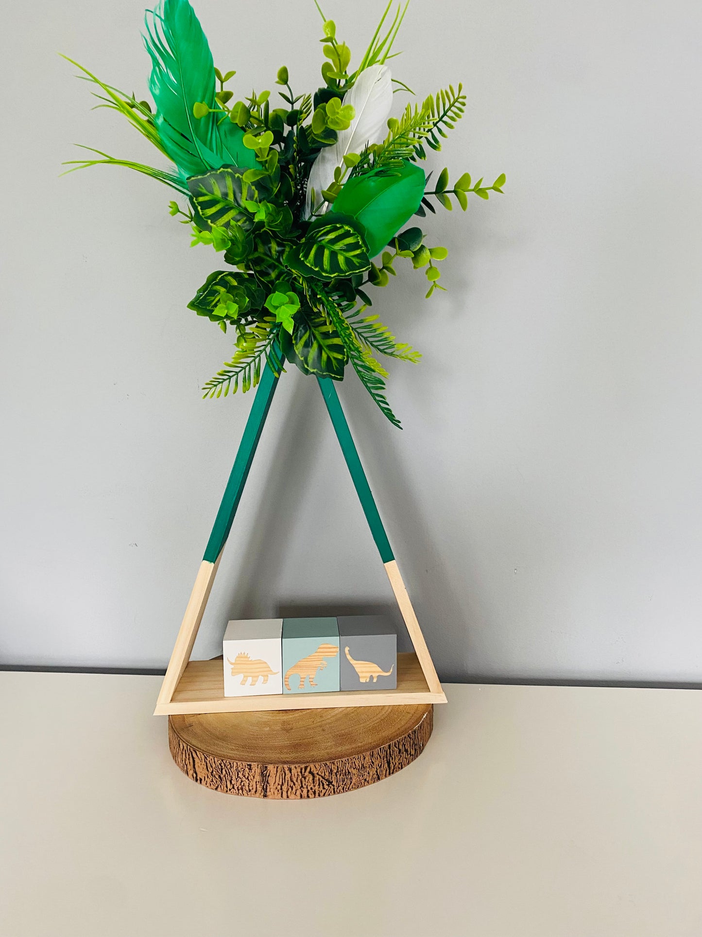 Tee pee jungle triangle shelf