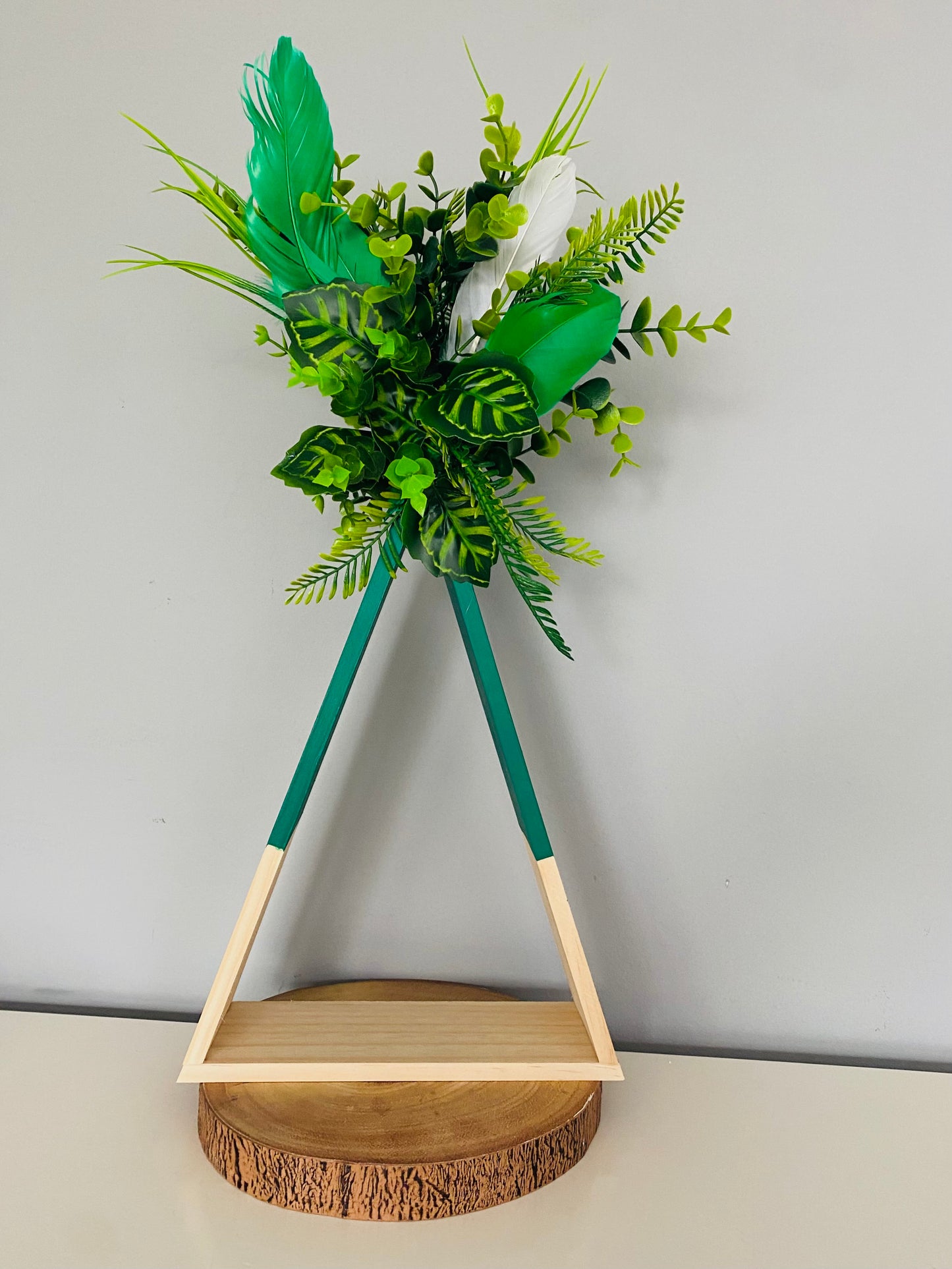 Tee pee jungle triangle shelf