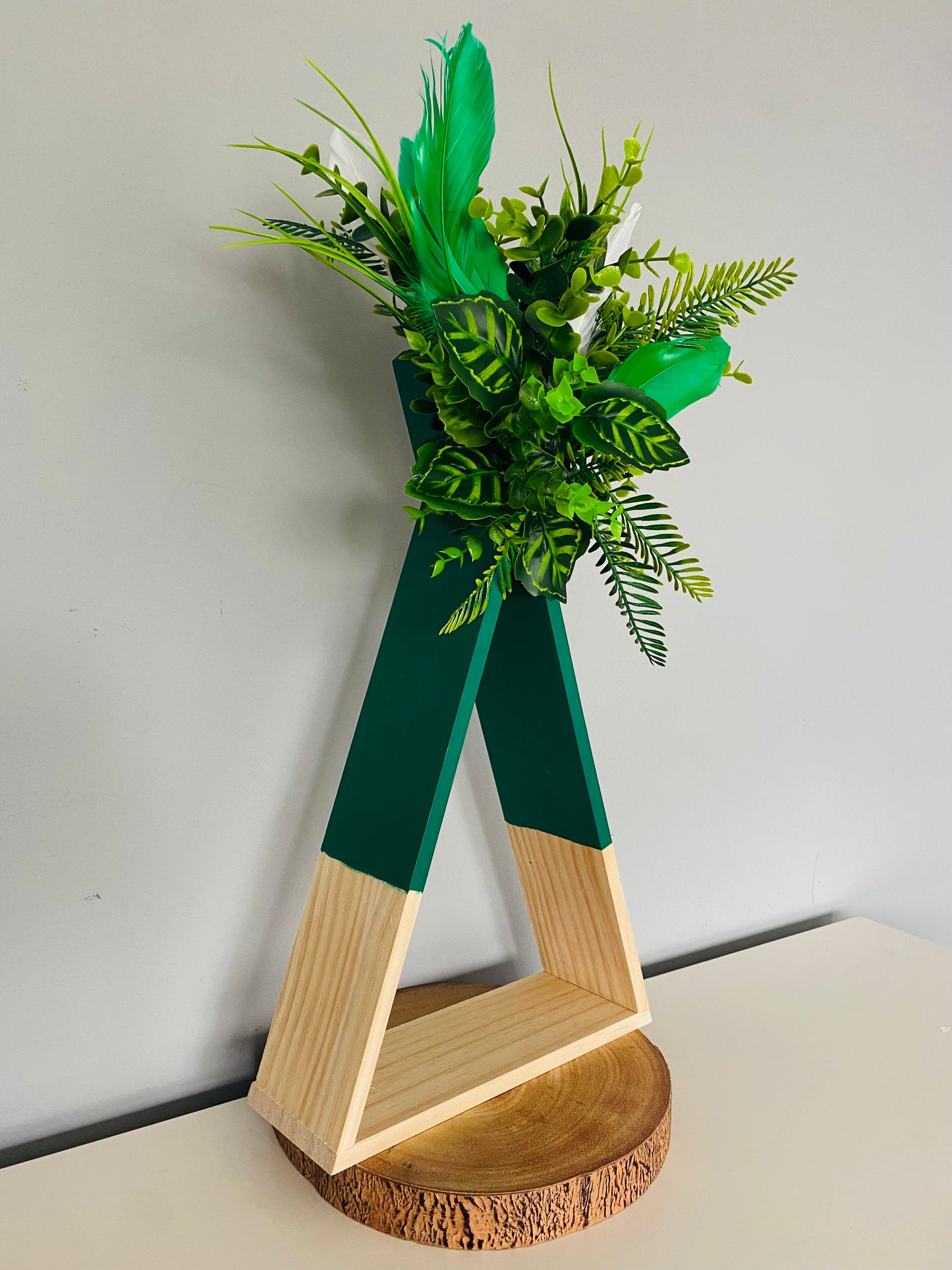 Tee pee jungle triangle shelf